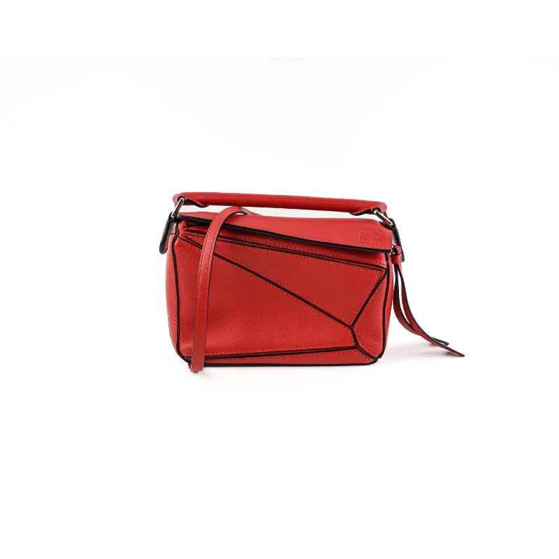 Heavy-duty tan utility handbag-Loewe Mini Puzzle Red