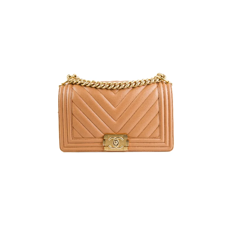 Classy green pearl handbag-Chanel Old Medium Boy Caramel