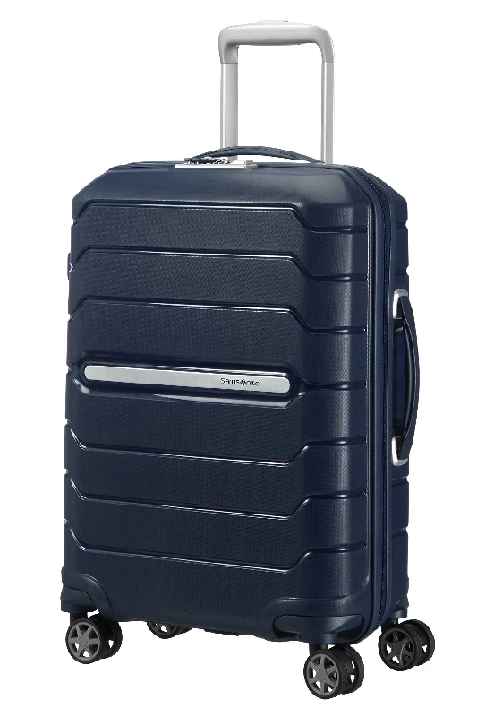 petite suitcase for fast getaways -SAMSONITE Flux - Spinner 55/20 Expandable Hand Luggage, 55 cm, 44 liters, Blue (Navy Blue)