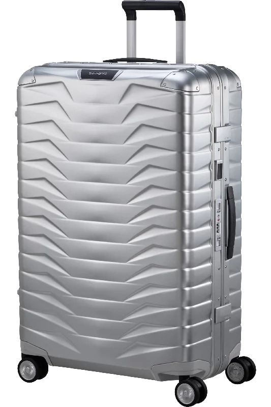 easy-lift suitcase for elderly use -Samsonite Proxis ALU Spinner 76cm